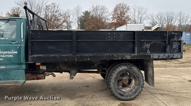 image for item EA2112 1994 Ford F700 dump truck