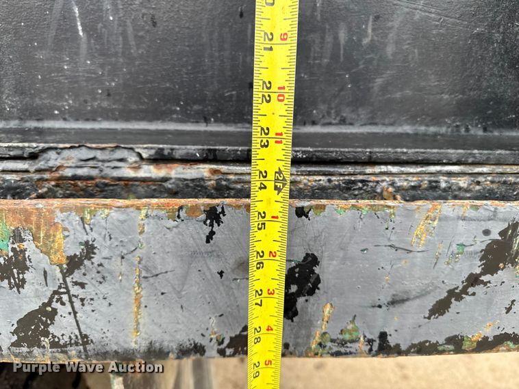 image for item EA2112 1994 Ford F700 dump truck