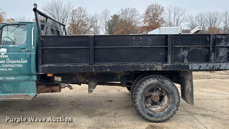 image for item EA2112 1994 Ford F700 dump truck