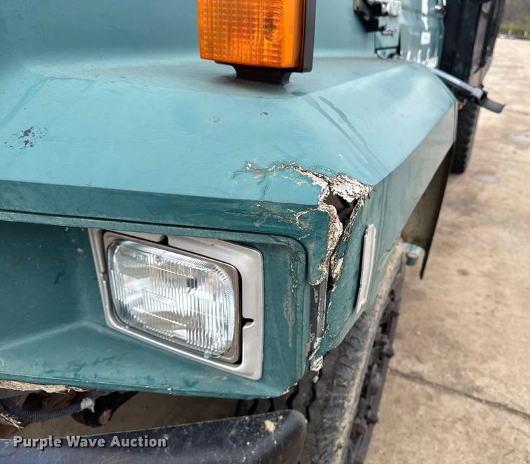 image for item EA2112 1994 Ford F700 dump truck