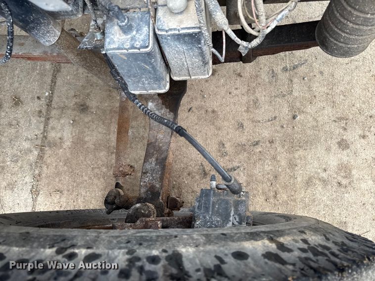 image for item EA2112 1994 Ford F700 dump truck