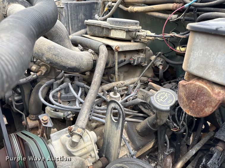 image for item EA2112 1994 Ford F700 dump truck