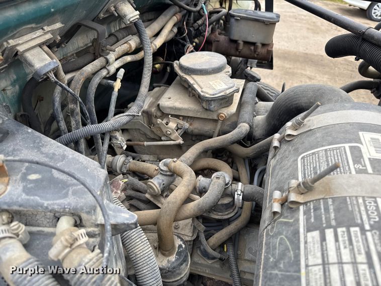 image for item EA2112 1994 Ford F700 dump truck