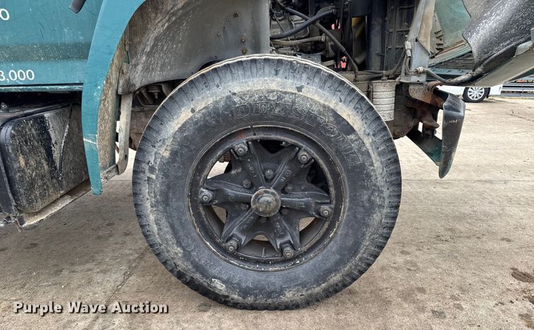 image for item EA2112 1994 Ford F700 dump truck