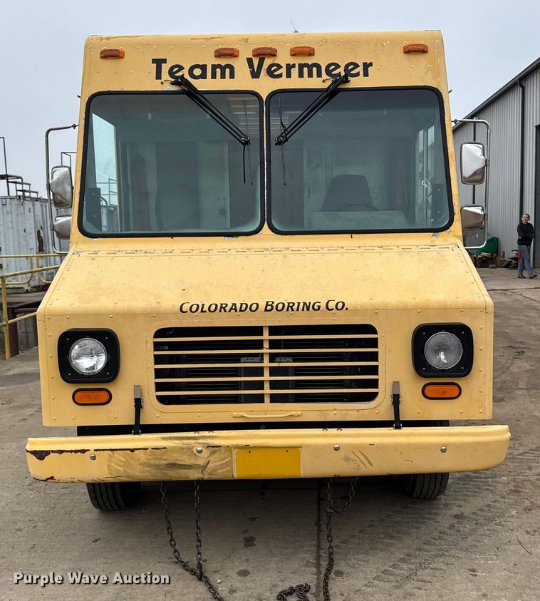 image for item EA2116 1994 Chevrolet delivery truck