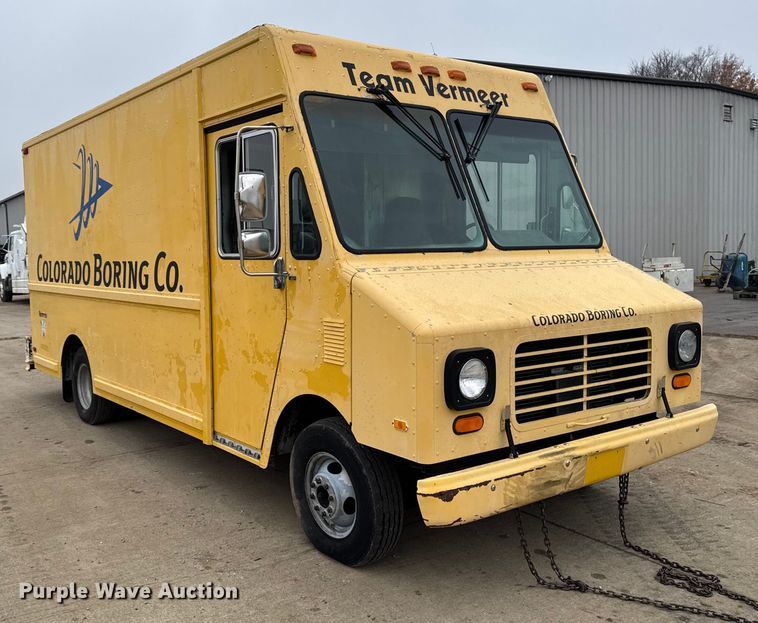 image for item EA2116 1994 Chevrolet delivery truck