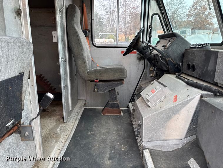 image for item EA2116 1994 Chevrolet delivery truck