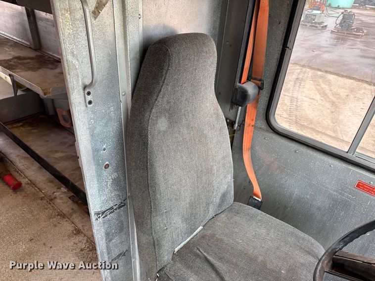 image for item EA2116 1994 Chevrolet delivery truck