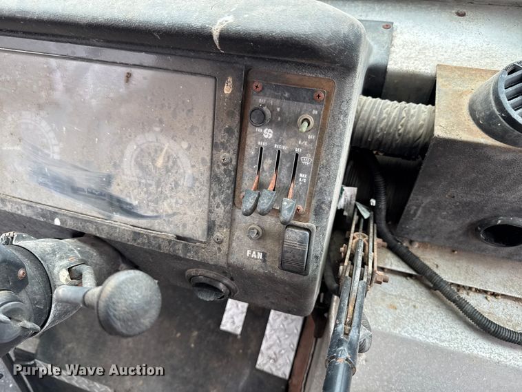 image for item EA2116 1994 Chevrolet delivery truck