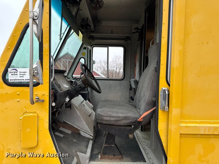 image for item EA2116 1994 Chevrolet delivery truck