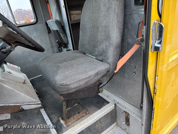 image for item EA2116 1994 Chevrolet delivery truck