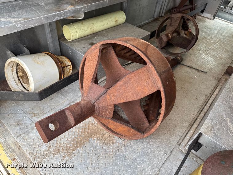 image for item EA2116 1994 Chevrolet delivery truck