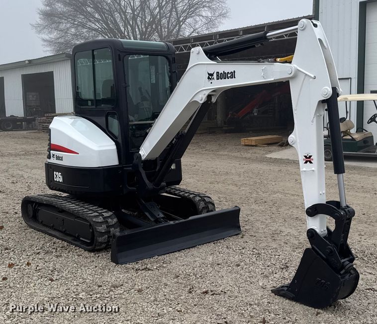 image for item EA2123 2016 Bobcat E35i mini excavator