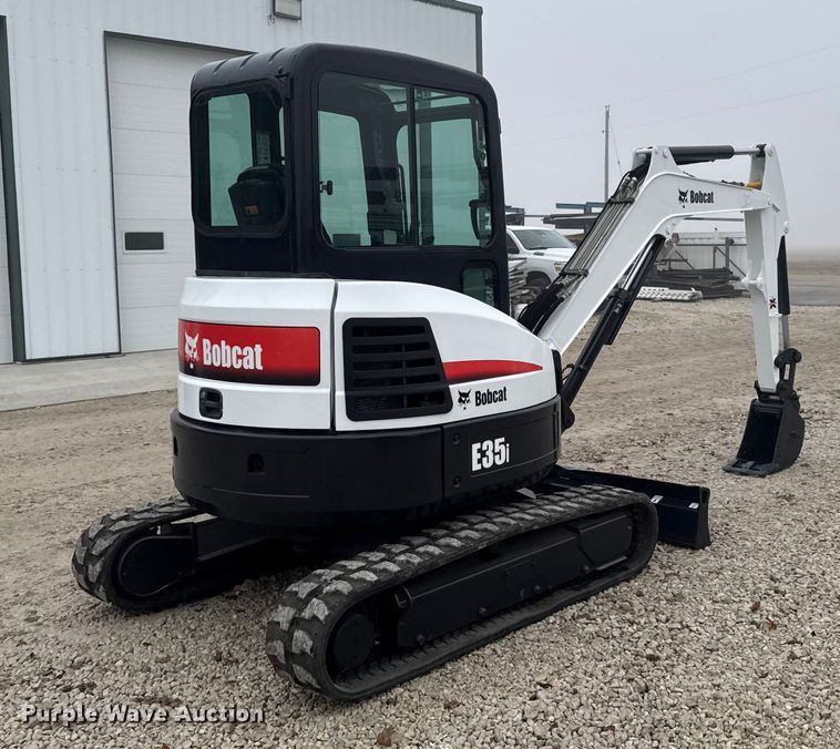 image for item EA2123 2016 Bobcat E35i mini excavator