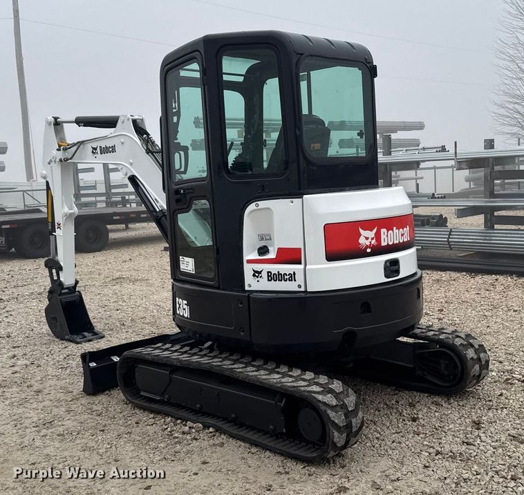 image for item EA2123 2016 Bobcat E35i mini excavator