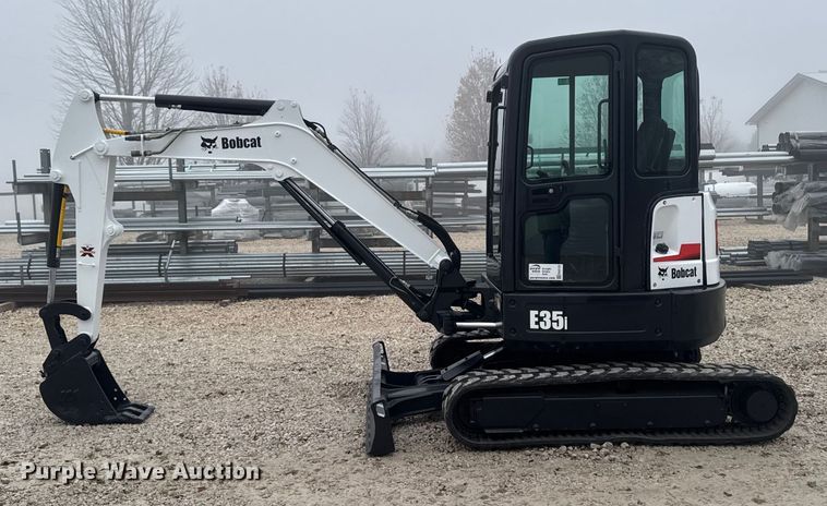 image for item EA2123 2016 Bobcat E35i mini excavator