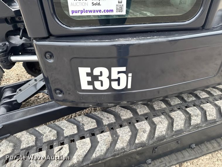 image for item EA2123 2016 Bobcat E35i mini excavator