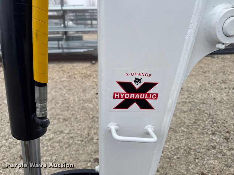 image for item EA2123 2016 Bobcat E35i mini excavator