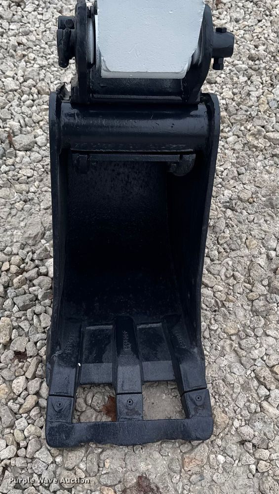 image for item EA2123 2016 Bobcat E35i mini excavator