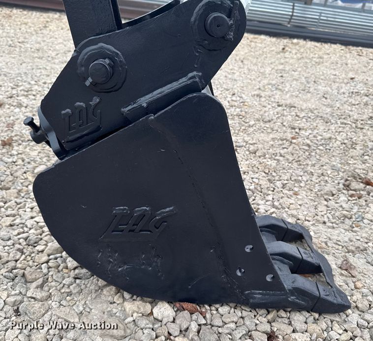 image for item EA2123 2016 Bobcat E35i mini excavator