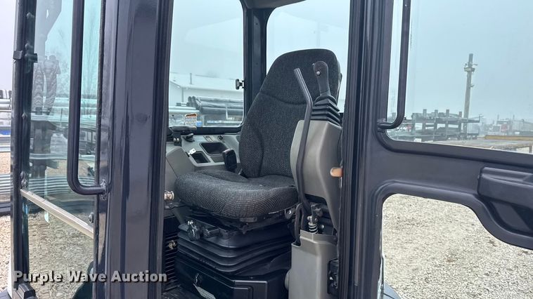 image for item EA2123 2016 Bobcat E35i mini excavator