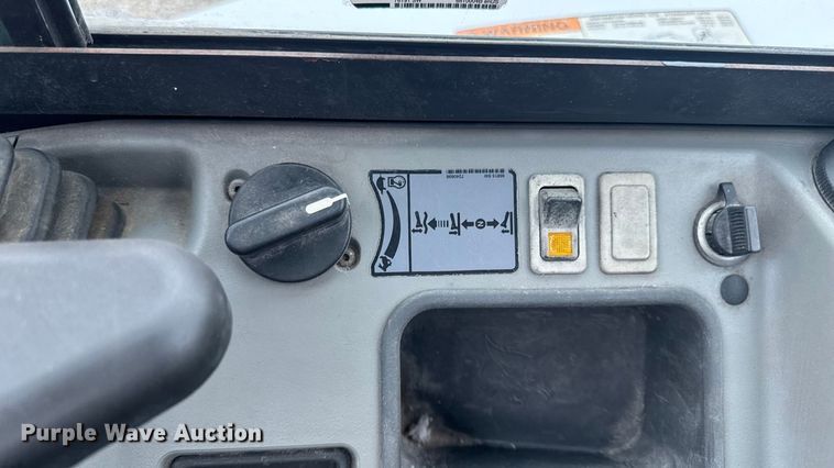 image for item EA2123 2016 Bobcat E35i mini excavator