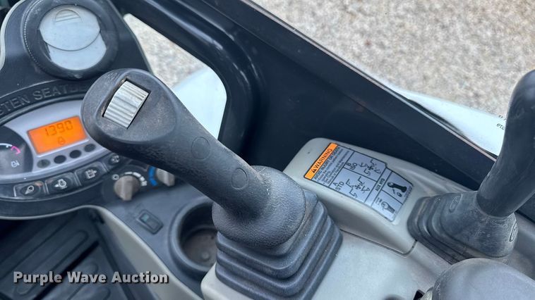 image for item EA2123 2016 Bobcat E35i mini excavator