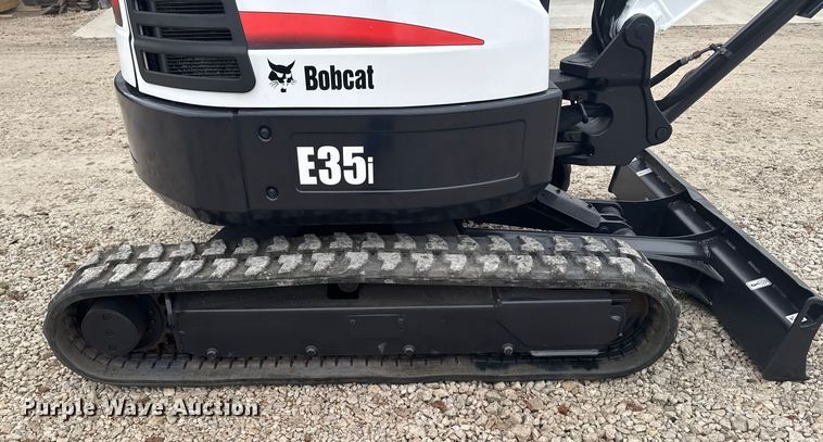 image for item EA2123 2016 Bobcat E35i mini excavator