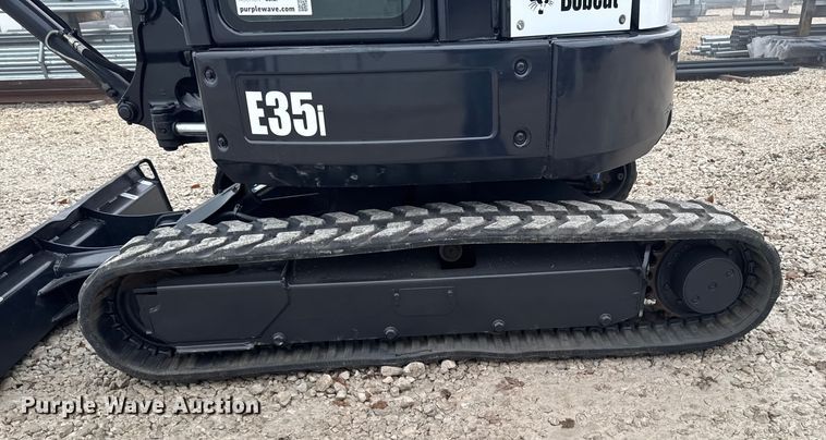 image for item EA2123 2016 Bobcat E35i mini excavator