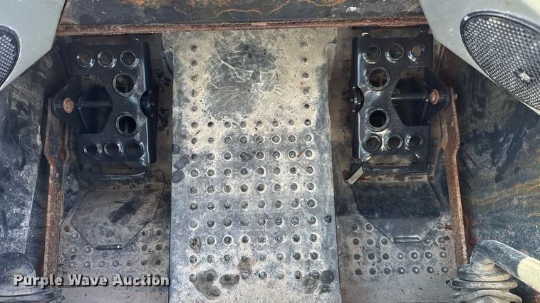 image for item EA2138 2014 Bobcat S530 skid steer loader