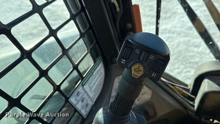 image for item EA2138 2014 Bobcat S530 skid steer loader