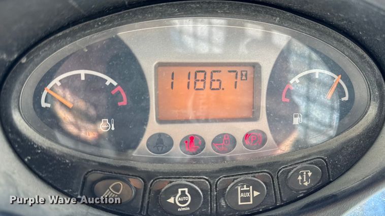 image for item EA2138 2014 Bobcat S530 skid steer loader