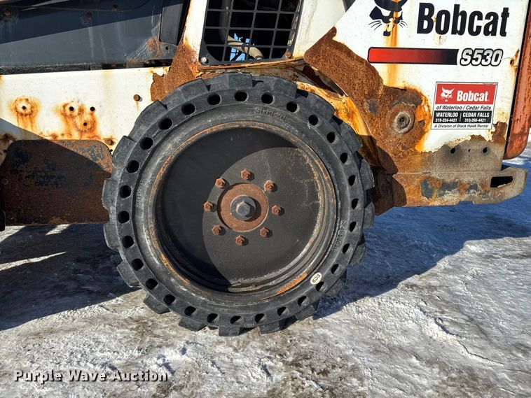 image for item EA2138 2014 Bobcat S530 skid steer loader