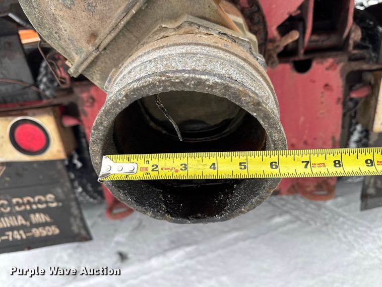 image for item EA2142 2002 International 4400 tank truck