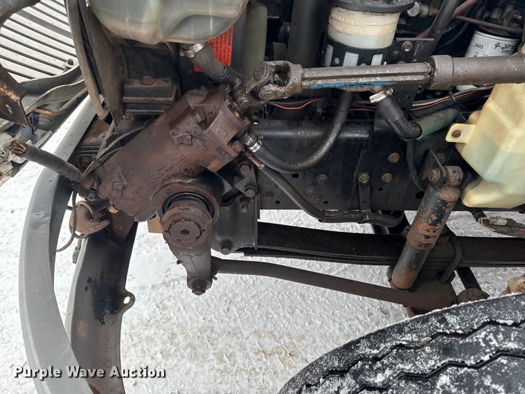 image for item EA2142 2002 International 4400 tank truck