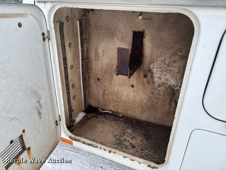 image for item EA2143 2003 Ford F450 Super Duty utility / service truck