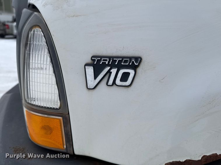 image for item EA2143 2003 Ford F450 Super Duty utility / service truck