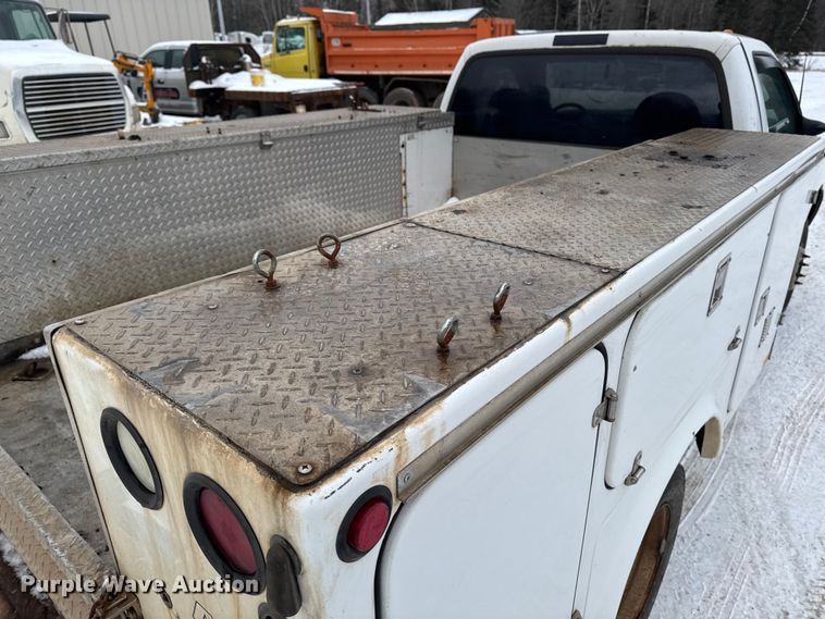 image for item EA2143 2003 Ford F450 Super Duty utility / service truck