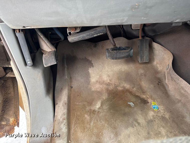 image for item EA2143 2003 Ford F450 Super Duty utility / service truck