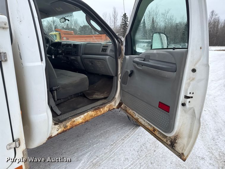 image for item EA2143 2003 Ford F450 Super Duty utility / service truck