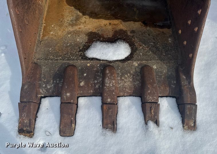 image for item EA2145 Excavator bucket