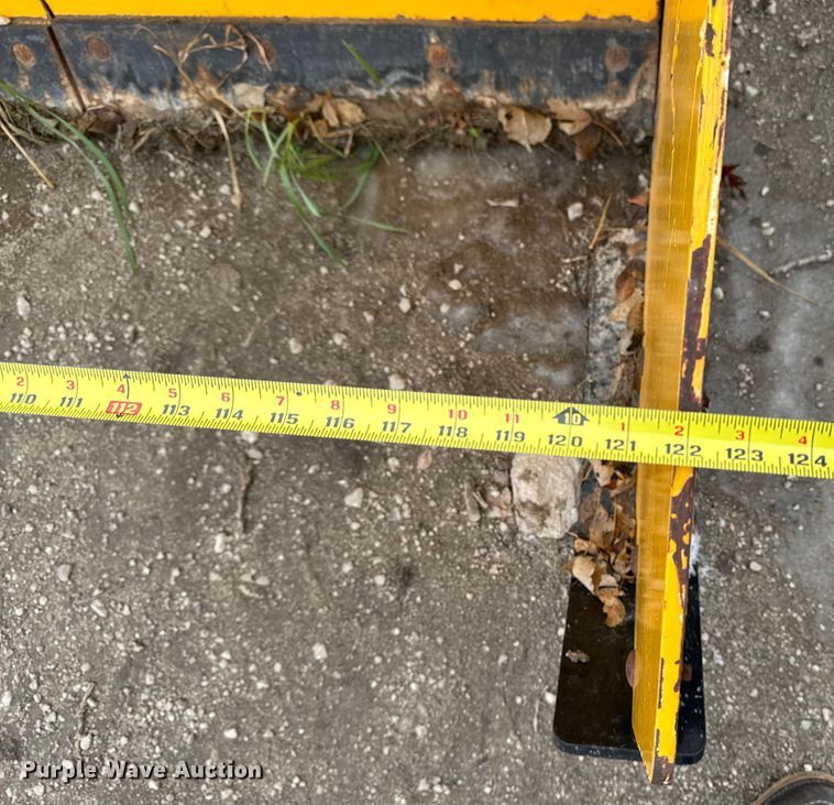 image for item EA2152 Arctic 10.5 LD skid steer snow pusher