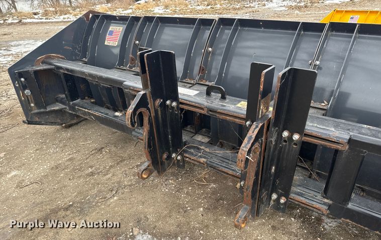 image for item EA2153 2017 CNH 48026417 wheel loader snow pusher