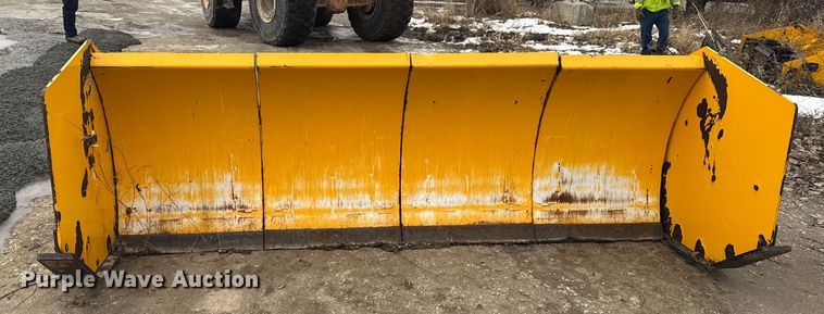 image for item EA2154 Arctic 11.5 HD wheel loader snow pusher