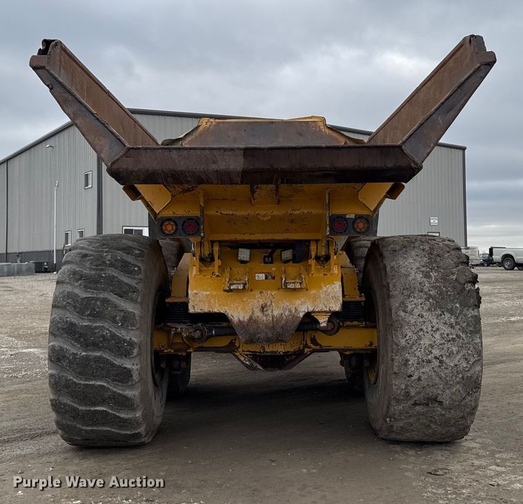 image for item EA2160 2011 John Deere 400D Series II articulated haul truck