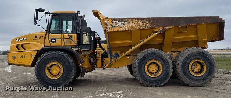 image for item EA2160 2011 John Deere 400D Series II articulated haul truck