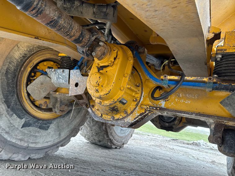 image for item EA2160 2011 John Deere 400D Series II articulated haul truck