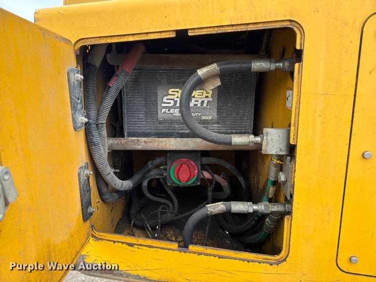 image for item EA2160 2011 John Deere 400D Series II articulated haul truck