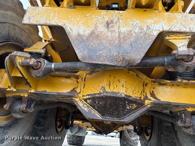 image for item EA2160 2011 John Deere 400D Series II articulated haul truck