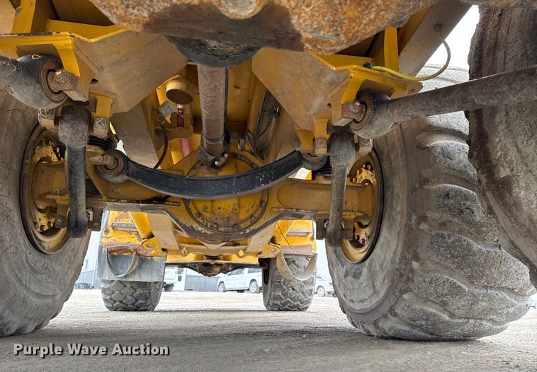 image for item EA2160 2011 John Deere 400D Series II articulated haul truck